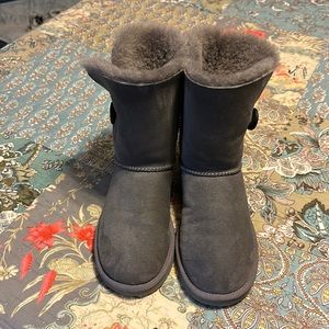 Grey Mid Calf Ugg Boots nothing wrong with them. Just don’t wear them.